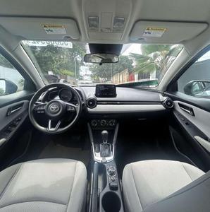 Toyota Yaris Hatchback XLE 2020 4 Puertas (1.5L 4cil 6A) Vehículo Usado con Volante a la Izquierda o Derecha Opciones de Combustible Híbrido y Gasolina Autos en Venta - Product Image 3