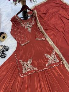 Conjunto de Kurta Lehenga de Seda Naranja al por Mayor con Bordado Dorado, Traje Tradicional de Boda para Mujer, Largo hasta el Suelo, Estilo Indio-Pakistaní - Product Image 3