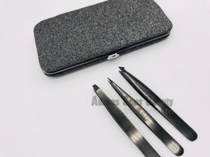 Pinzas profesionales para desplumar el cabello de las cejas, uso de belleza afilado puntiagudo cuadrado inclinado de acero inoxidable sostenible negro - Product Image 2