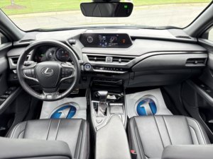 Lexus UX 250h F SPORT 2020 Usado en Buen Estado - Product Image 3