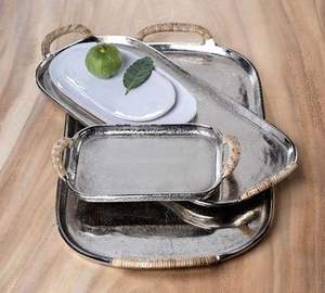 Juego de bandejas para servir de metal plateado de lujo de 2 piezas de diseño clásico atemporal Ideal para presentación de alimentos y cubiertos de exhibición en el hogar - Product Image 4