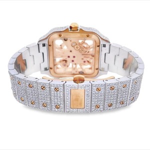 Montre-bracelet en diamant de laboratoire de qualité supérieure avec cadran en or glacé et cadran avec date disponible pour l'approvisionnement du World Wide Web - Product Image 3