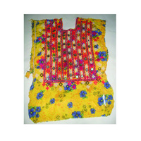 Applique brodée vintage indienne faite à la main en chenille avec travail miroir, en tissu de coton à coudre pour textiles de maison