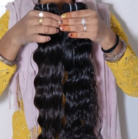 100% Remy vierge cuticule alignée Extensions de cheveux humains indiens couleur noire ondulé naturel vendeur faisceaux lâche profond Afro Style