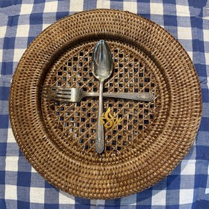 Assiette de chargeur de service de nourriture Design fantaisie Jute assiette de chargeur en rotin pour Table à manger vaisselle servant de la nourriture sous l'approvisionnement plaqué - Product Image 1