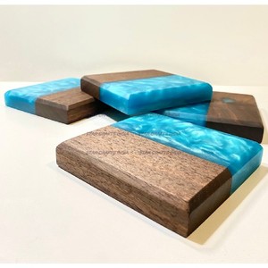 Posavasos cuadrado de madera de olivo con borde de resina transparente de SCI - Product Image 2