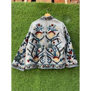 Veste d'hiver unisexe pour la saison d'automne, faite à la main, personnalisable, en coton, brodée, tissu uzbek TNT, Suzani, pour homme et femme - Product Image 4