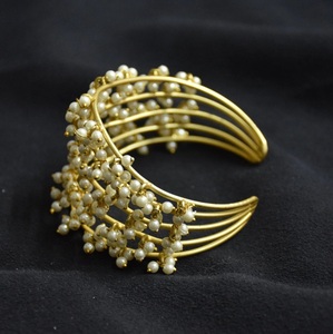 กำไลข้อมือไข่มุกปรับขนาดได้ งานแฮนด์เมด พร้อมส่ง ชุบทอง 24K เครื่องประดับคุณภาพพรีเมียม - Product Image 3