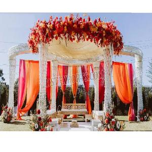 Mandap de mariage blanc en cristal pour extérieur, thème conte de fées de Sydney, décoration de mandap de mariage, thème gracieux, mandap de mariage en cristal, Royaume-Uni - Product Image 1