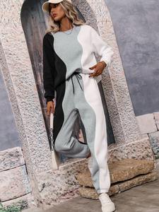 Survêtement à capuche pour femmes, survêtement deux pièces pour femmes, vente en gros de conception personnalisée, vente en gros - Product Image 2