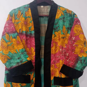 Veste unisexe en coton Kantha matelassé, faite à la main, style bohème vintage, écologique, respirante, col en V, manches longues, coupe classique, avec poches - Product Image 1
