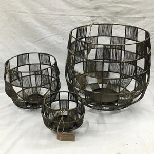 เชิงเทียนและโคมไฟทองเหลืองโบราณเครื่องประดับคริสต์มาสทำด้วยมือการตรวจสอบออกแบบสำหรับตกแต่งบ้าน - Product Image 1