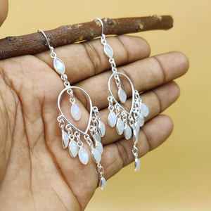 Boucles d'oreilles en argent sterling 925 faites à la main en pierre de lune arc-en-ciel longue conception de marquise bijoux en argent élégants pour cadeaux - Product Image 2