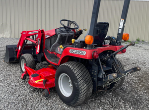 Tractor de césped Massey Ferguson MF GC2300 22HP 4WD usado con bomba de retroexcavadora delantera y trasera envío gratis - Product Image 2