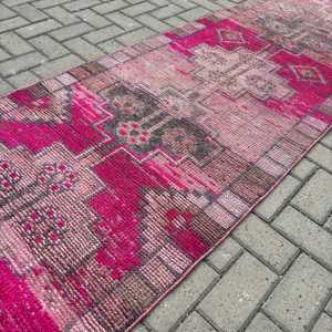 Tapis vintage 2,9 x 11,1 pieds, tapis turc, tapis rose style sud-ouest en laine - Product Image 2