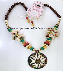 Vente en gros Codi perles Boho bijoux de mode mosaïque pendentif os perles colliers GC-NK-315 pour les filles européennes et les femmes utilisent. - Product Image 1