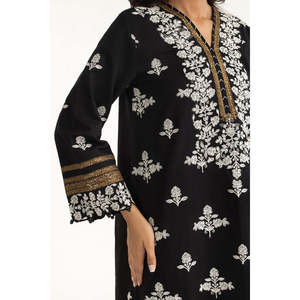 Conjunto de Traje Bordado Khaddar para Mujer IUSTKSD-1219, Colección de 3 Piezas - Product Image 4