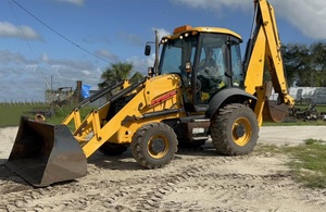 รถแบคโฮมือสอง ปี 2013 รุ่น 3CX17 พร้อมเครื่องยนต์ 100 แรงม้า มาตรฐาน EPA พร้อมระบบป้องกันการพลิกคว่ำ (ROPS) เครื่องปรับอากาศ และเครื่องทำความร้อน พร้อมรับประกันหลังการขาย 1 ปี - Product Image 2