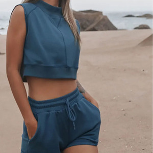 Survêtement deux pièces pour femmes de haute qualité haut court d'été Mini short à cordon Style décontracté avec logo personnalisé au-dessus de la longueur du genou - Product Image 2