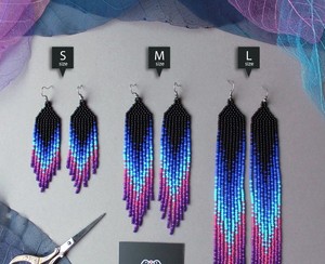 Boucles d'oreilles perlées bleu violet Boucles d'oreilles à franges ultra violettes Boucles d'oreilles longues bleu rose Boucles d'oreilles à franges perlées Boho, plume de plume - Product Image 1