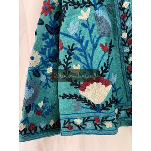 Venta al por mayor Uzbek Suzani algodón TNT tela bordado a mano Unisex fiesta desgaste chaqueta mujer abrigo Chaqueta corta - Product Image 4
