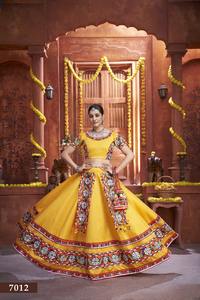Femmes indiennes Designer Lehenga Blouse Dupatta Ensemble Pakistanais Belle Fête Porter Chaniya Choli Robe - Product Image 4