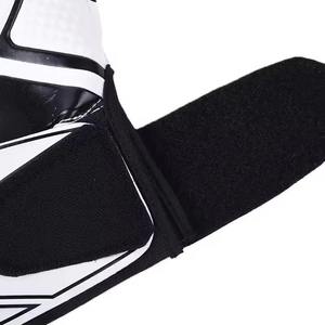 ถุงมือผู้รักษาประตูฟุตบอลแบบมืออาชีพสินค้ากีฬาดีไซน์ใหม่ทนทาน - Product Image 5