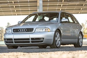 Audi S4 Avant 2001 Usado, Inspeccionado, Transmisión Manual de 6 Velocidades, Tracción en las Cuatro Ruedas, Propiedad de California Desde el Inicio - Product Image 3