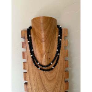 Collier en argent sterling avec perles d'onyx et de nacre d'eau douce de style Navajo - Product Image 1