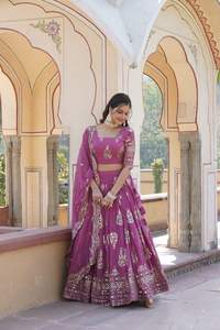 Traje de último diseñador estilo moderno pesado Georgette Lehenga Choli con Dupatta con bordado de secuencia de trabajo proveedor al por mayor - Product Image 6