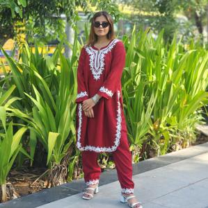 Hot Collection Vêtements ethniques tendance Kurti pour filles en tissu de rayonne douce pour un usage quotidien disponible en quantité en vrac d'Inde - Product Image 1