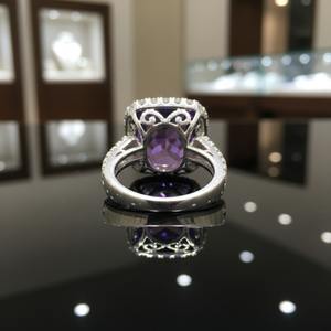 แหวนหมั้นเงินแท้ 925 ประดับอเมทิสต์ธรรมชาติ ทรงคุชชั่น ดีไซน์มินิมอล ฝังแบบช่อง  รับรองโดยผู้เชี่ยวชาญ สำหรับงานแต่งงาน - Product Image 4