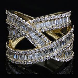 แหวนครอสโอเวอร์ประดับเพชรธรรมชาติสีทองคำขาว14K มีเพชรกลมและบาแกตต์ในการตั้งค่าแบบหลายแถวและช่อง - Product Image 2