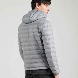 Chaqueta acolchada de alta calidad para hombre para ropa de calle Diseño OEM Uso informal Precio razonable Logotipo frontal para chaqueta al aire libre - Product Image 2