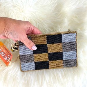 Petit sac à monnaie brodé zippé avec perles - Product Image 1