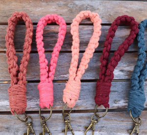 Llavero de Macramé Hecho a Mano de Moda - Product Image 3