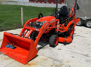 Kubota BX23S de calidad premium con cargador frontal, retroexcavadora y cortadora de césped de 60 pulgadas. - Product Image 2