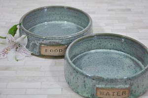 Cuenco de cerámica de diseño para mascotas para cachorros con colores brillantes para agregar un aspecto alegre al hogar mientras se alimentan las mascotas - Product Image 6