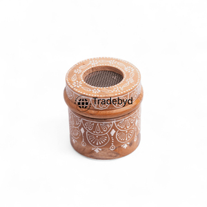 Tradebyd Boîte de brûleur d'encens en bois finement conçu avec un design décoratif coupé et une surface lisse pour une utilisation en Bakhoor - Product Image 3
