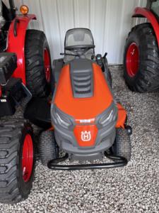 Cortadora de Césped Husqvarna Rider TC 112 /R 320X AWD, Tracción en las Cuatro Ruedas de Alto Rendimiento, Corte de Césped Duradero, Tractor de Jardín en Venta - Product Image 6