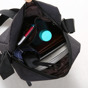 Bandolera bandolera unisex de diseño informal con bolsillo con cremallera, bolsa versátil para el pecho para hombres y mujeres - Product Image 5