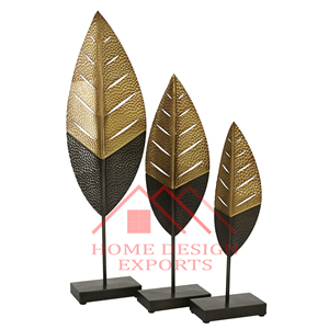 Escultura de mesa con forma de hoja única 2025 - Product Image 1