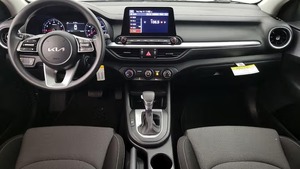 Kia Forte LXS IVT 2024 d'occasion en excellent état - Product Image 2