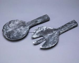 Ensemble de couverts à salade en résine faits à la main avec design 'Love' meilleure qualité haut de gamme ensemble cuillère fourchette à long manche nouveau design prix de gros - Product Image 5