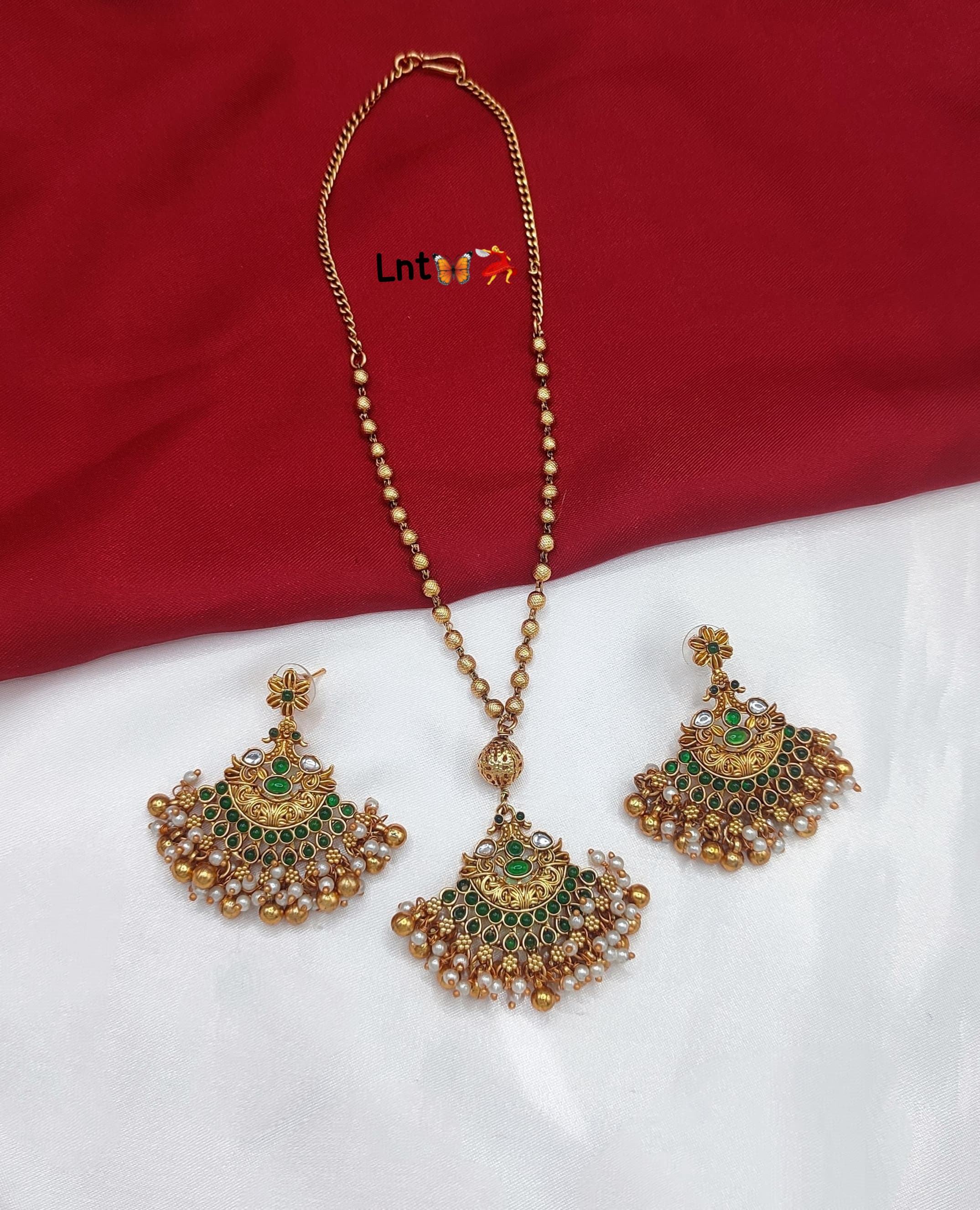 สีเขียว