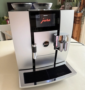Cafetera Automática 6 en 1 con 28 Especialidades Negra y Cromada + ENVÍO GRATIS - Product Image 1