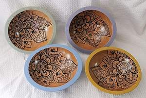 Bol de service artistique écologique Mehak Impex, bol en bois imprimé peint à la main pour les collations, fabriqué en bois de manguier - Product Image 3