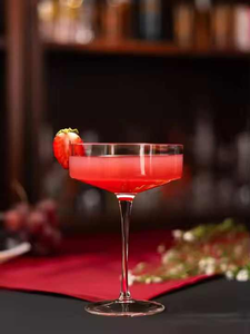 Copa de cóctel personalizada de alta calidad con logotipo personalizado, perfecta para bares, resorts y servicio de bebidas ofrecido en cantidad al por mayor - Product Image 3