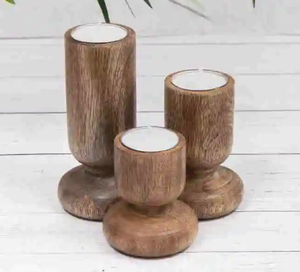 Recién llegado, soporte de vela de pilar de madera, candelabro de madera hecho a mano para decoración del hogar y decoración de cocina y mesa de India - Product Image 1