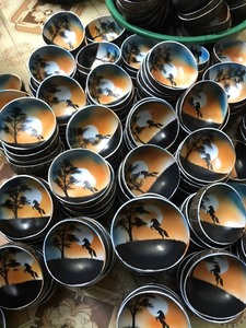 กะลาเคลือบเงาขายส่งภายในชามมะพร้าวหลากสีสำหรับตกแต่งผลิตในเวียดนาม - Product Image 4